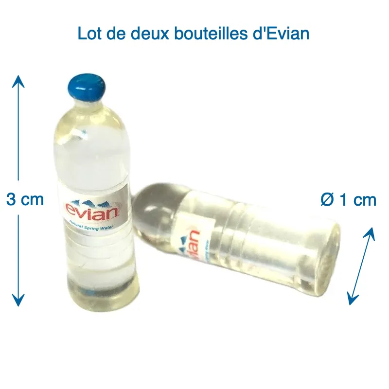 Lot de deux bouteilles d’eau Evian miniature en résine, accessoire réaliste pour maison de poupée échelle 1:12. Avec dimensions