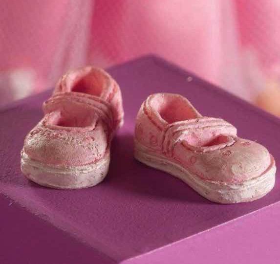 COROLLE .1 PAIRE DE CHAUSSURE POUPEE CHERIE BALLERINE VERNIS NOIRE