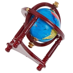 Alternative view of Globe terrestre sur support bois