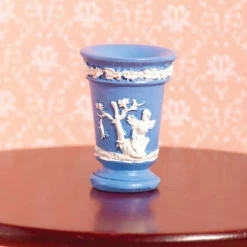 Alternative view of Vase type " Wedgwood "