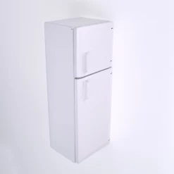 Ensemble de cuisine blanche 1/12ᵉ en bois, 5 éléments ouvrant vue du réfrigèrateur