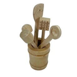Alternative view of Ustensiles de cuisine en bois avec pot