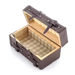 Alternative view of Coffre / Malle ouvrant en bois...