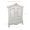 Armoire miniature blanche style français 1:12, détails dorés élégants, parfaite pour collection de maisons de poupée.