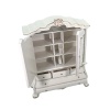 Armoire miniature blanche style français 1:12, détails dorés élégants, parfaite pour collection de maisons de poupée.