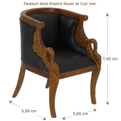 Fauteuil Empire miniature en noyer et cuir noir, échelle 1:12 - sophistication et prestige pour votre maison de poupée.