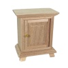 Chevet miniature en bois brut avec poignée de porte doré, conçue pour enrichir chaque chambre miniature d'une touche classique et raffinée, échelle 1:12.