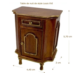 Table de nuit miniature Louis XVI en bois de noyer avec ornements dorés, idéale pour maisons de poupée de luxe.