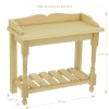 Table de travail en bois brut pour maison de poupée 1:12, avec plateau spacieux et pieds élégamment tournés, idéale pour cuisiner en miniature.