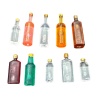 Lot de dix bouteilles d'alcool en résine, miniatures colorées et translucides.