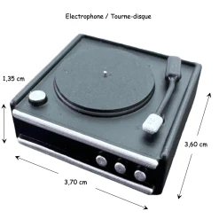 Tourne-disque miniature noir pour maison de poupée, échelle 1:12. vue de côté avec mesure dans la photo - Hauteur 1,35 cm - Largeur 3,70 cm - Profondeur 3,60 cm