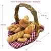 Panier de pains variés en osier pour maison de poupée.