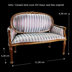 Sofa canapé de style Louis XVI miniature en bois ton noyer et tissu bleu argenté rayé pour maison de poupée, échelle 1:12ᵉ.