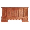 Bahut gothique en noyer pour maison de poupée avec portes ouvrantes.Mobilier JBM. vue de face.