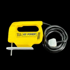 Scie sauteuse miniature jaune avec fil pour maison de poupée échelle 1:12. Vue principale