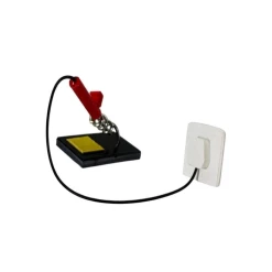 Fer à souder miniature avec support, idéal pour maisons de poupées.Fond blanc