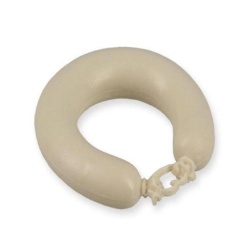 Saucisse blanche miniature pour maison de poupée échelle 1/12e, parfaite pour une cuisine, un marché ou une reproduction de boucherie d’antan.