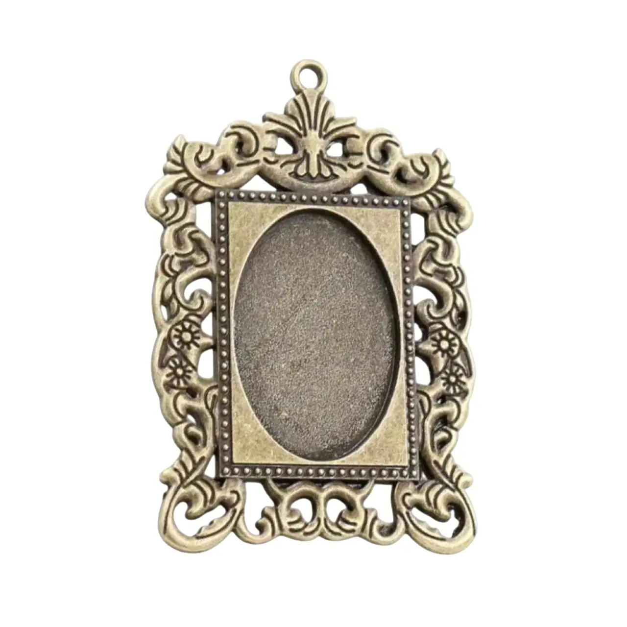 Cadre porte photo en bronze pour maison de poupée, design élégant et finition antique. Fond blanc