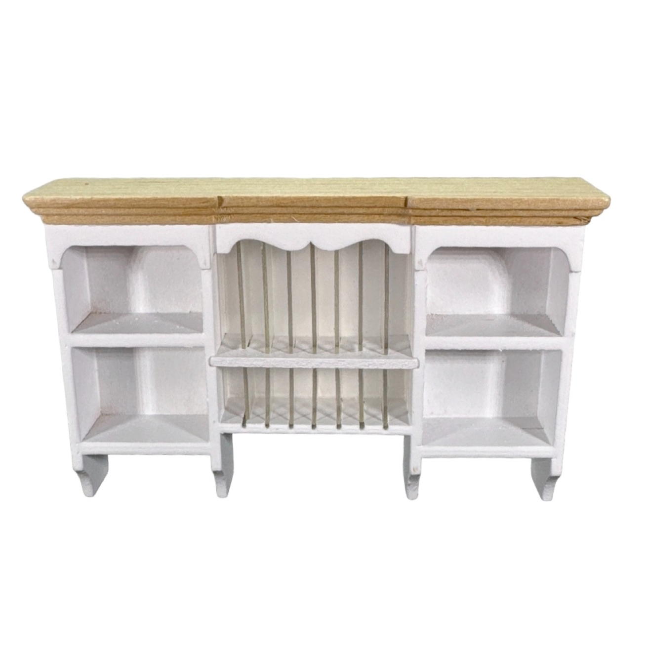 Étagère en bois peint pour maison de poupée, idéale pour ranger accessoires et vaisselle miniature. Design élégant et finition artisanale. Vue principale avec fond blanc