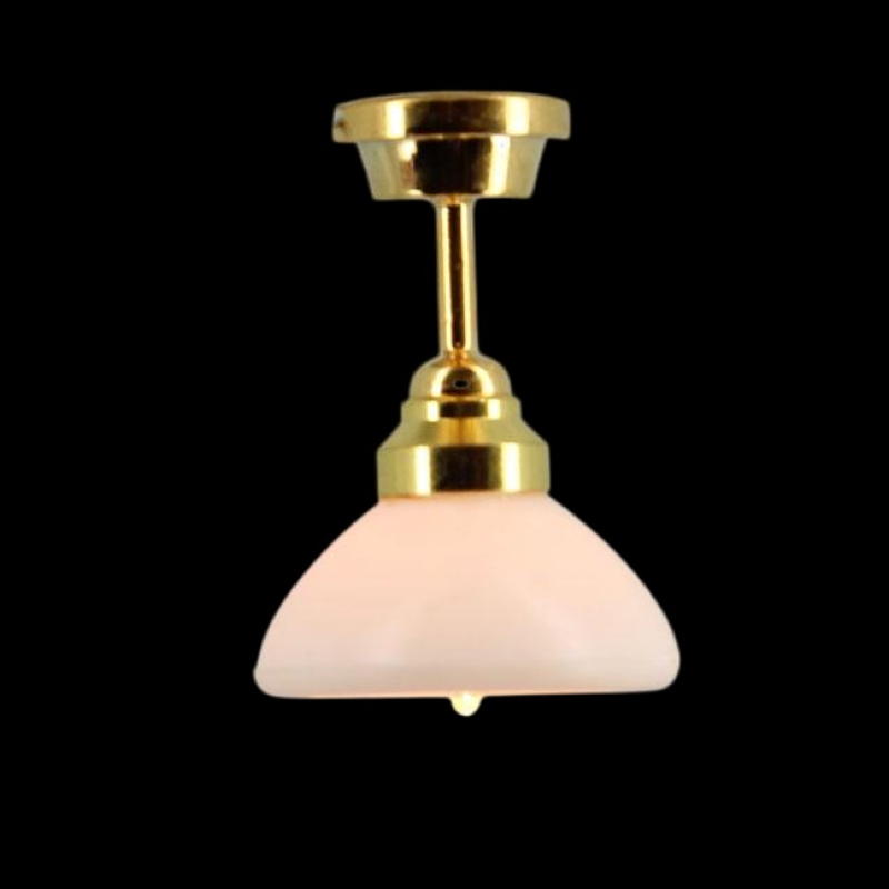 Plafonnier miniature 12 volts en laiton doré avec abat-jour en verre dépoli, idéal pour éclairer maisons de poupée et scènes miniatures avec réalisme. Vue fond noir, luminaire éclairé