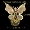 Applique murale miniature en forme de papillon doré pour maison de poupée vue principale avec dimensions
