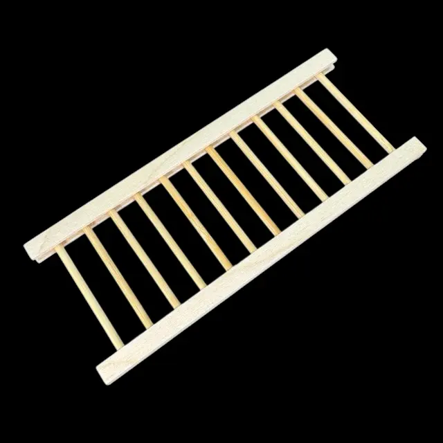 Balustrade en bois brut pour maison de poupée 1/12ᵉ vue diagonale