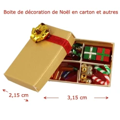 Boîte de décoration de Noël miniature à l’échelle 1/12ᵉ avec accessoires festifs vue principale avec dimensions