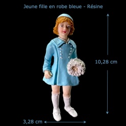 Jeune fille en robe bleue en résine — vue principale avec dimensions