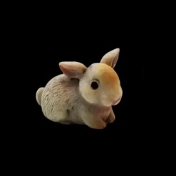 Lapin miniature en résine pour maison de poupée vue principale