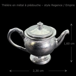Théière en métal à piédouche avec couvercle amovible — vue principale avec dimensions