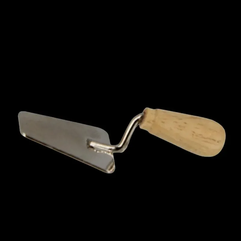 Truelle bois et métal miniature échelle 1/12ᵉ vue principale