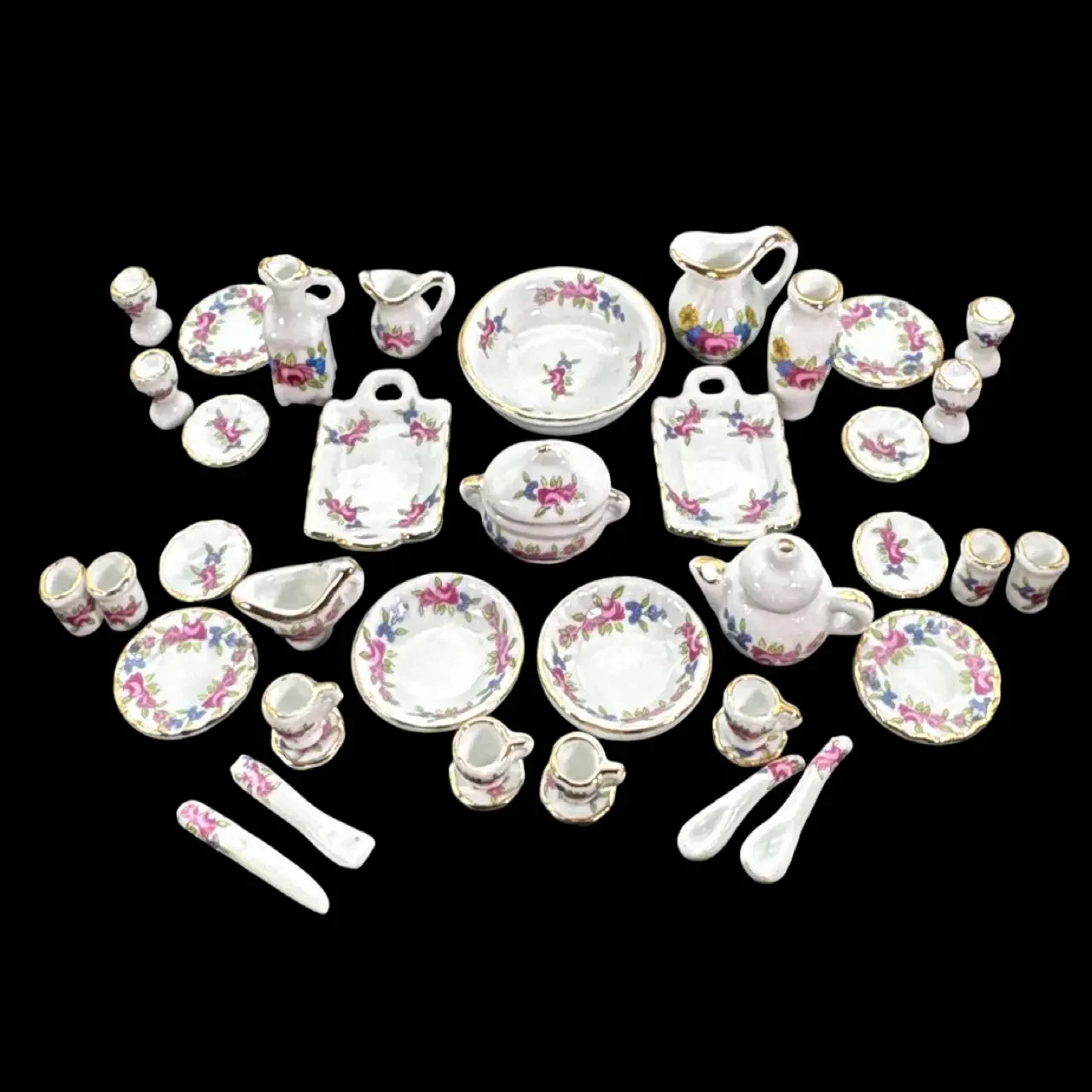 Service de table Roses 40 pièces pour maison de poupée échelle 1/12ᵉ vue principale du dessus