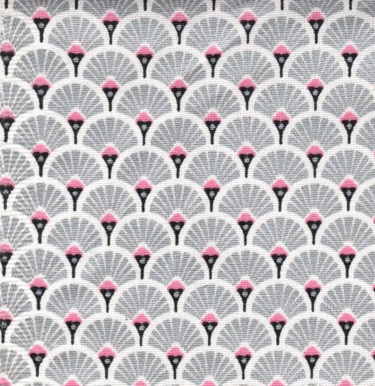 tissu cretonne motif éventail rose et gris pour miniature échelle 1/12e
