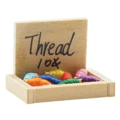 boîte à couture miniature avec fil maison de poupée 1/12e