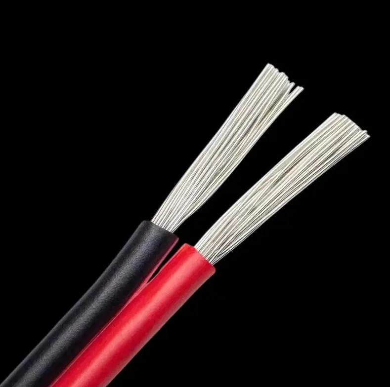 extrémité des fils électriques du câble AWG 26 rouge et noir pour installation miniature