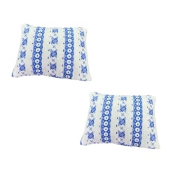 lot de deux coussins miniature bleus pour décoration maison de poupée