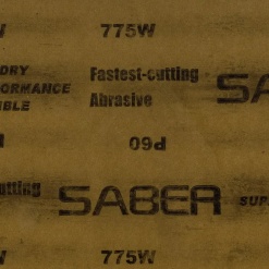 dos papier abrasif grain P60 modélisme maison de poupée