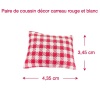 coussin miniature rouge blanc 1/12e dimensions 4,35 cm par 3,45 cm