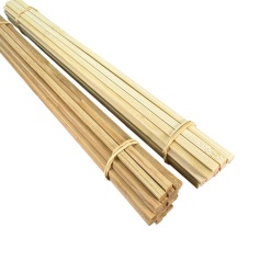 50 baguettes carrées en bois clair et foncé, 25 de chaque coloris, section 4,8 mm et longueur 300 mm