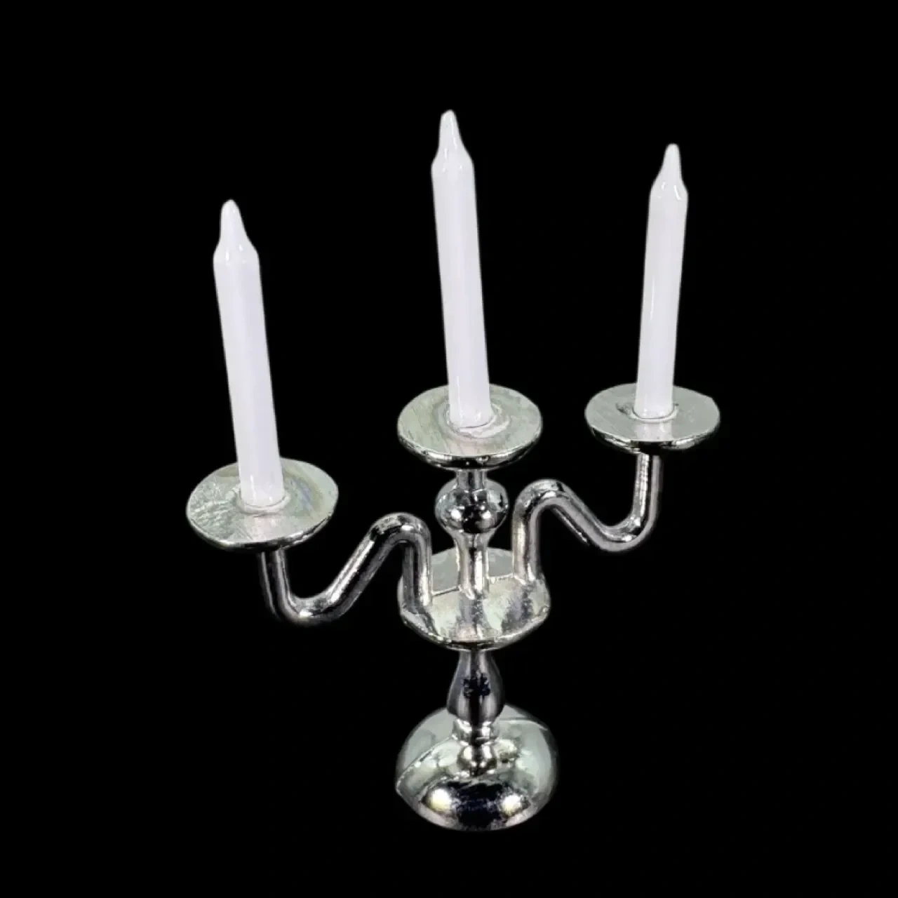 Chandelier miniature argenté à 3 branches avec bougies blanches
