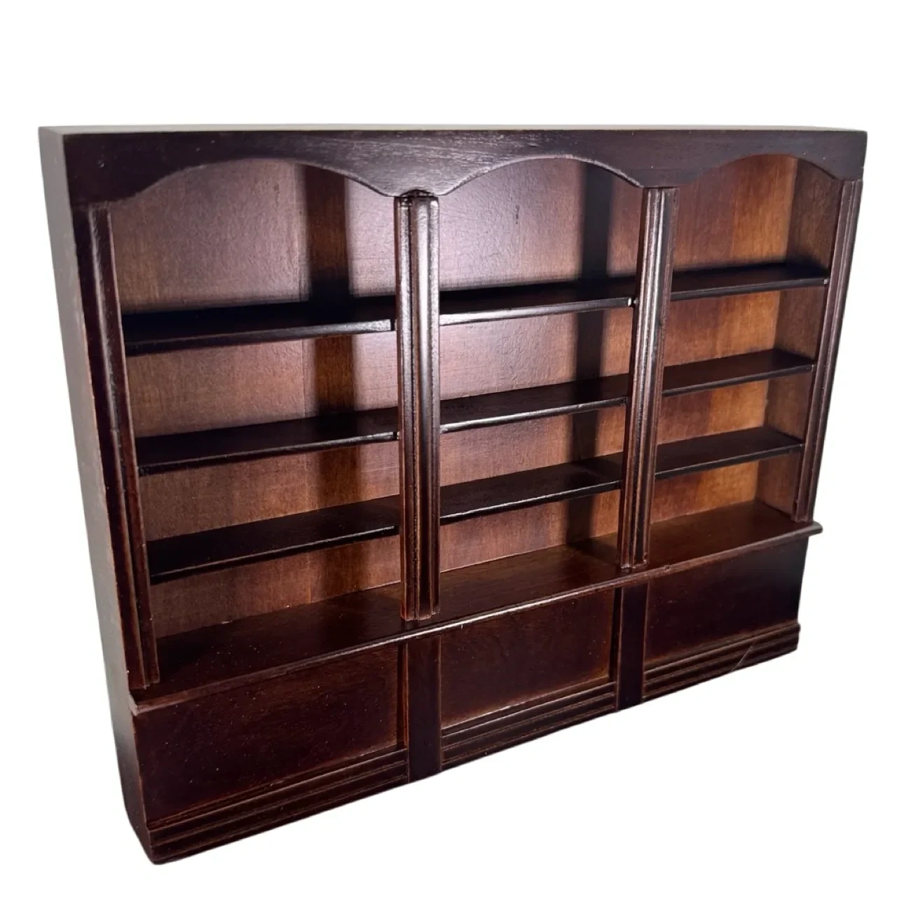 Grande bibliothèque miniature en bois brun antique au 1/12e