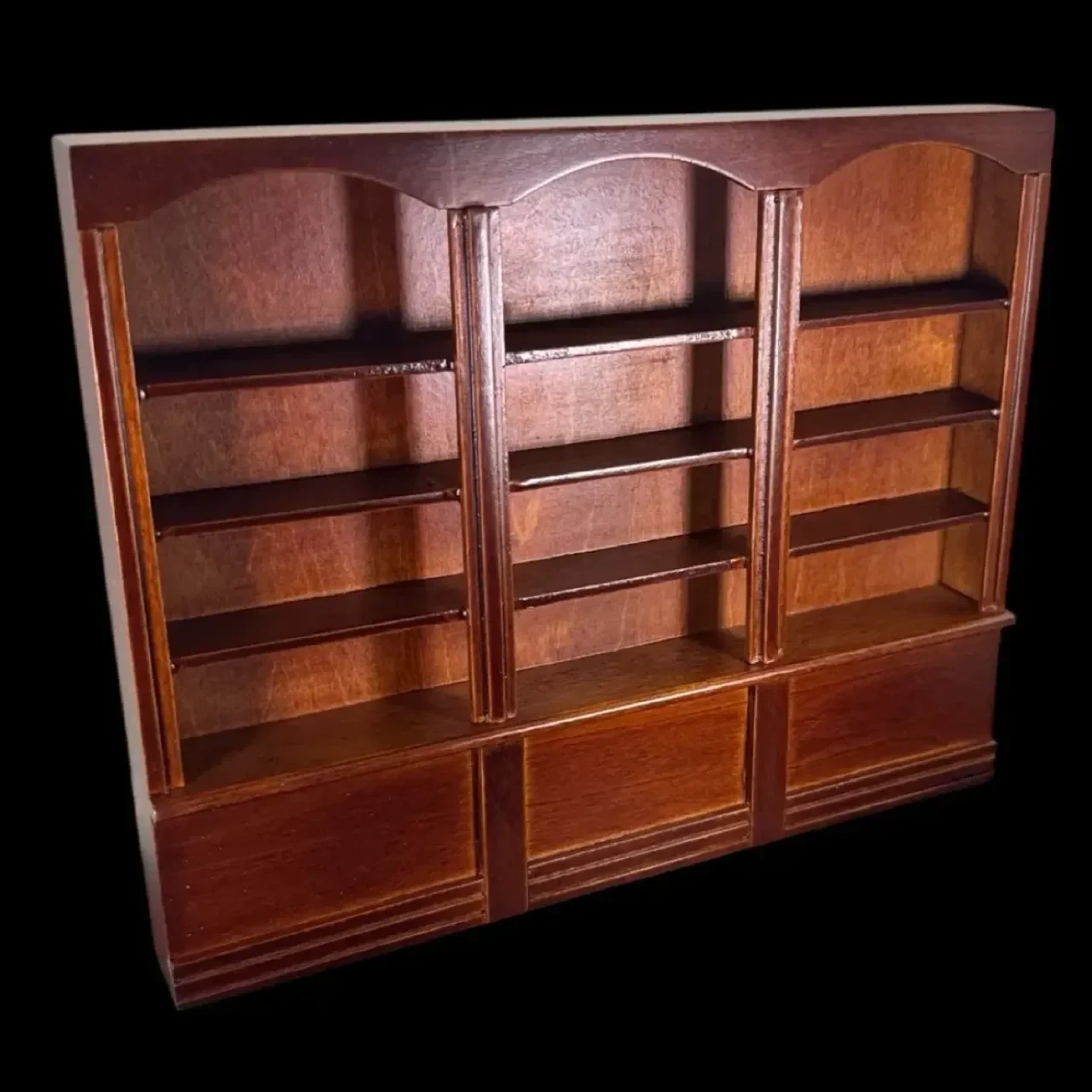 Grande bibliothèque miniature en bois châtaignier au 1/12e