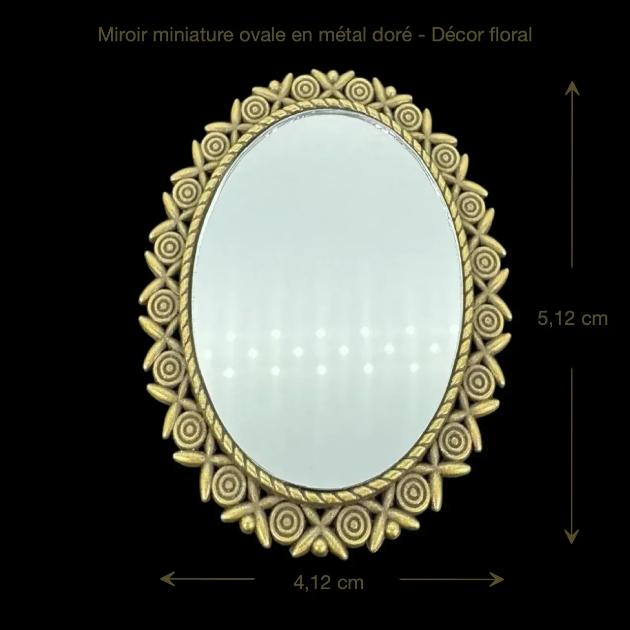 Miroir miniature ovale en métal doré avec dimensions 4,12 x 5,12 cm