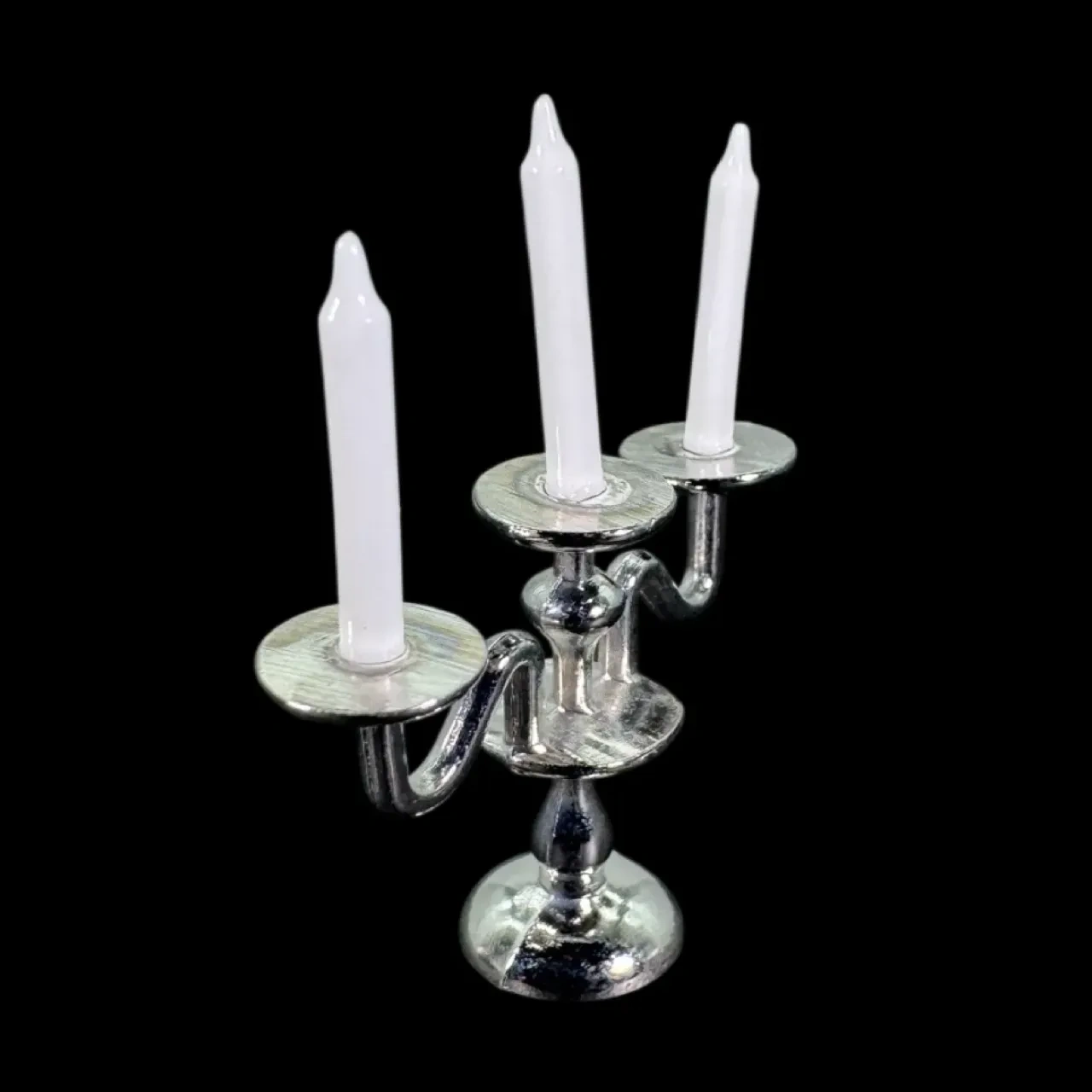 Chandelier miniature argenté à 3 branches vu de côté