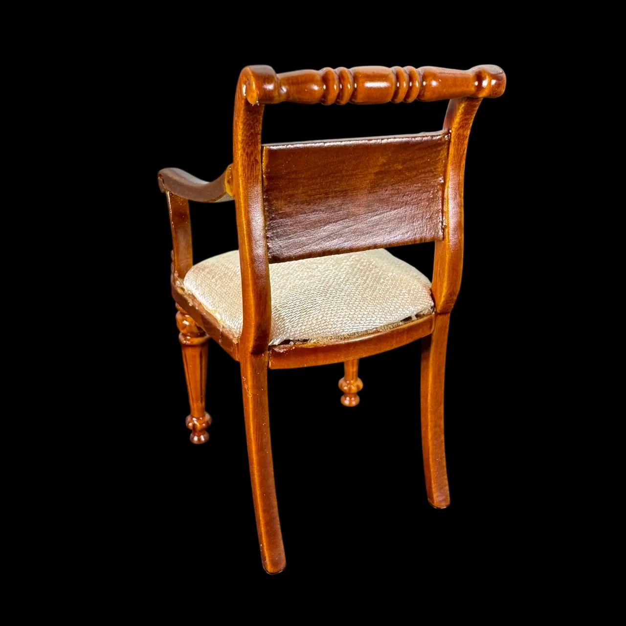Dos du fauteuil miniature en bois style Empire 1/12e