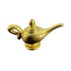 Lampe d'Aladin miniature en composite doré sur fond blanc