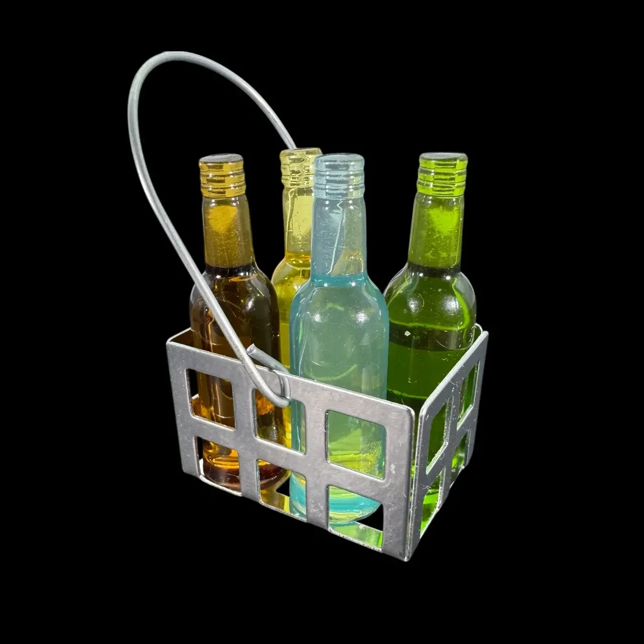 Panier miniature en métal présenté avec des bouteilles non incluses